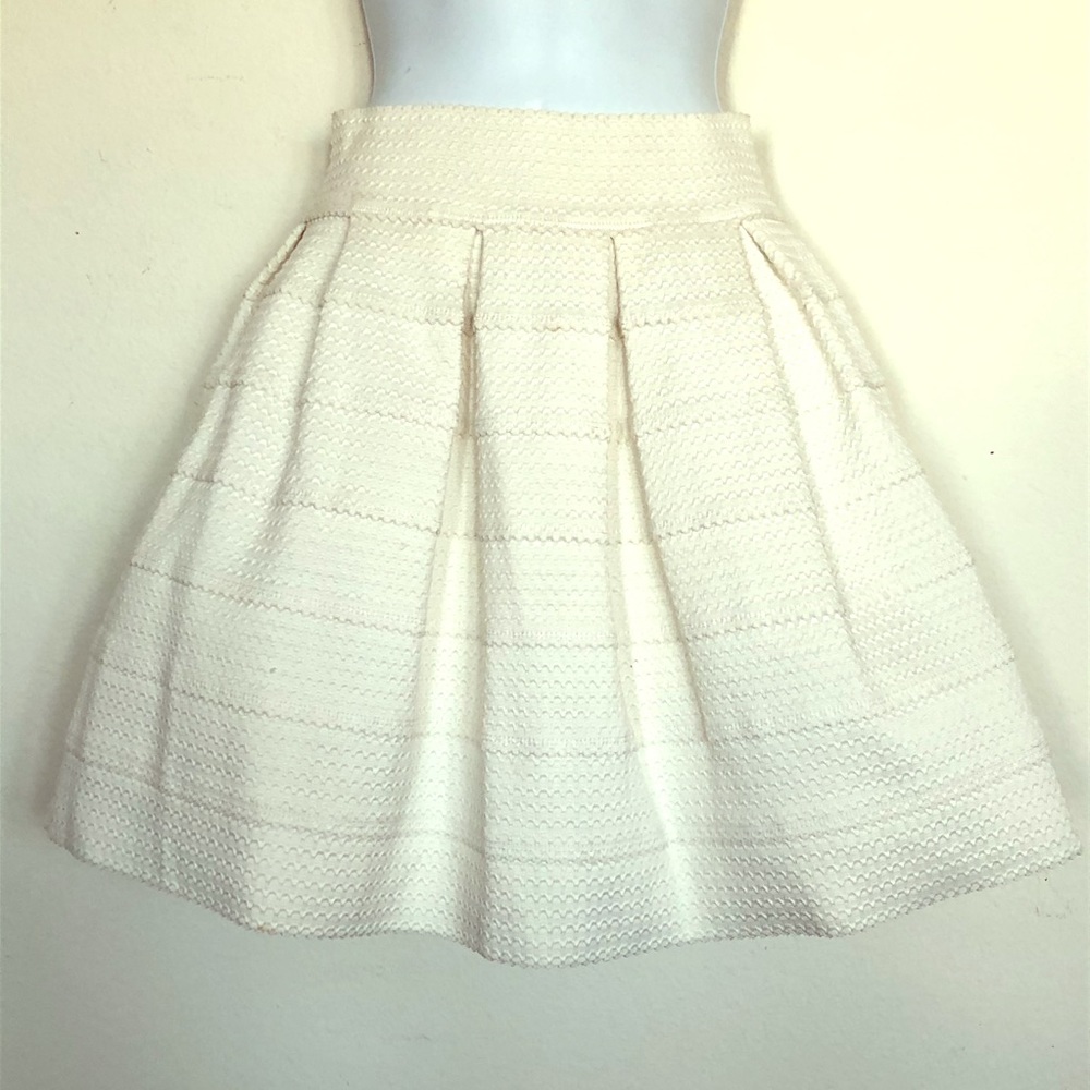 ⭐️FSR Live Free Cream Skirt 🌟NWT